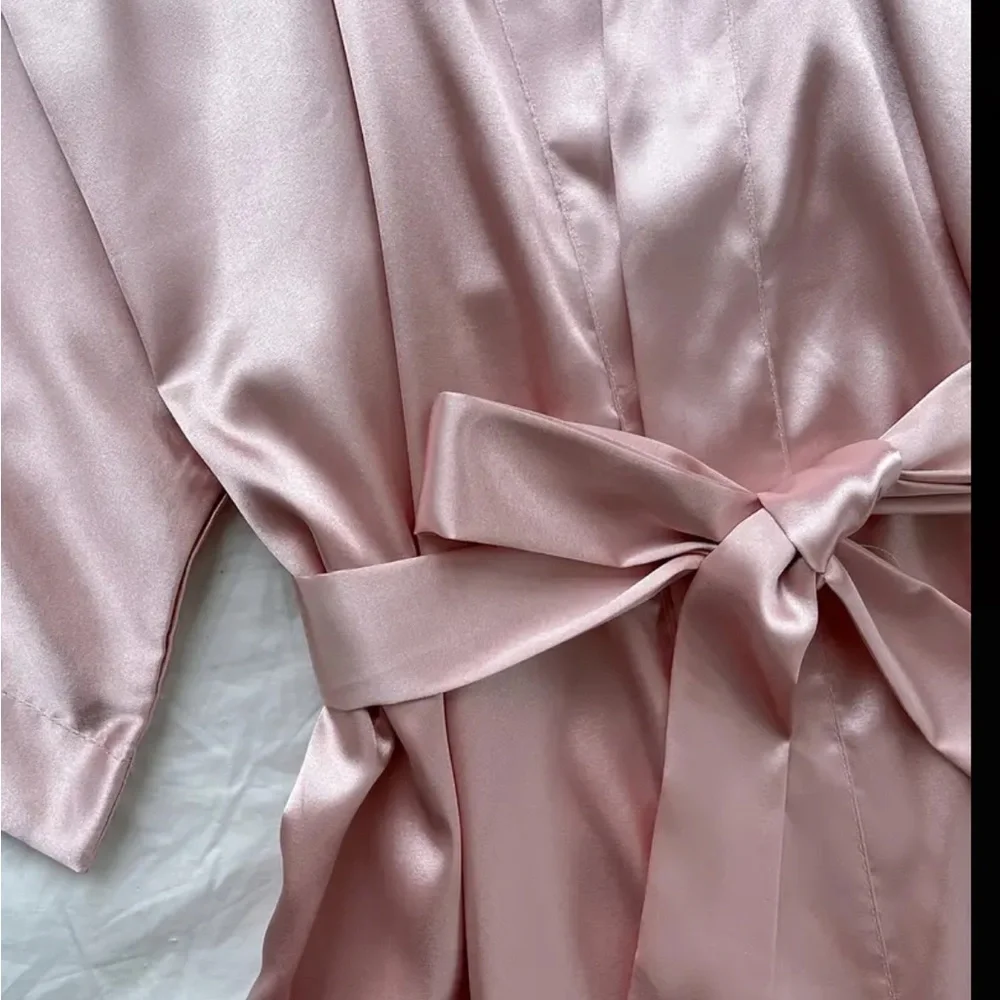 4pcs Elegant Satin Sleepwear Set in Blush Pink - Picture 5 of 6